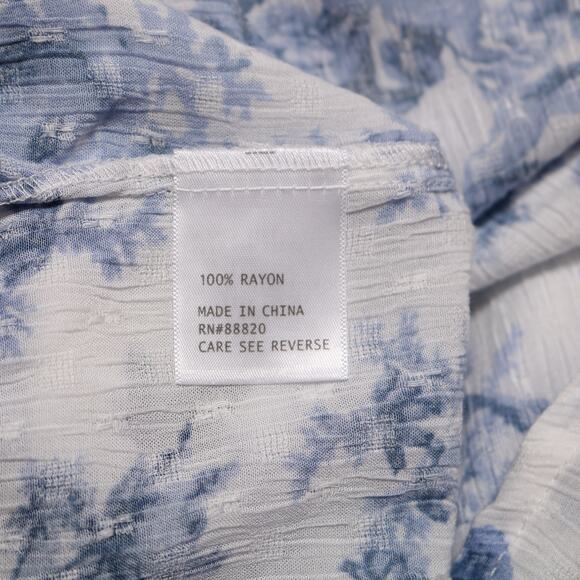 Cupcakes & Cashmere Blue Floral Flutter Sleeve Blouse Cottagecore Top Size M - Picture 9 of 11